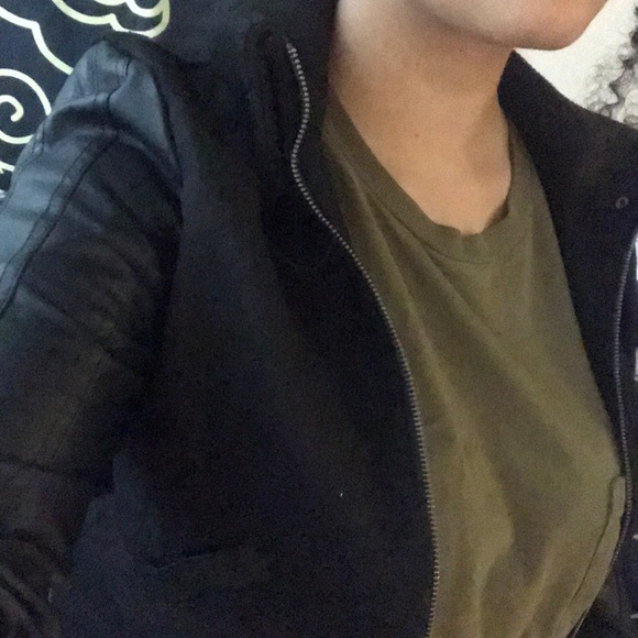 Forever 21 Jackets & Blazers - 🖤Leather sleeve jacket🖤